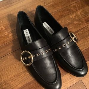 Steve Madden black leather flats